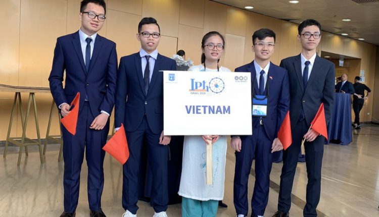 viet-nam-thang-lon-tai-olympic-vat-ly-quoc-te-2019-voi-3-huy-chuong-vang