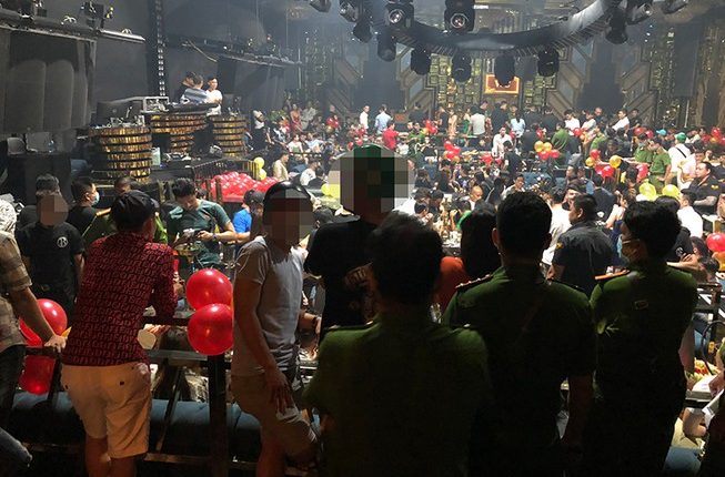 hang-chuc-dan-cho-phe-ma-tuy-o-binh-tan_huxe