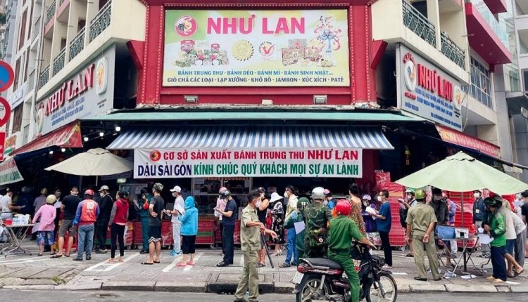 tp-ho-chi-minh-nhieu-hang-quan-van-dong-cua-im-lim-du-shipper-da-duoc-chay-lien-quan-tin-viet-today-vn-2