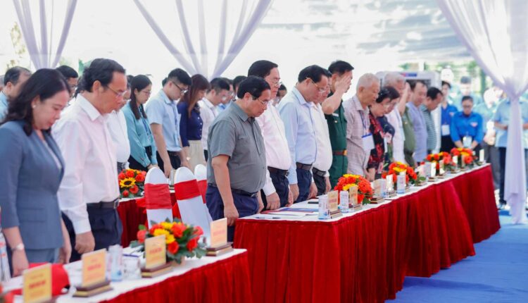 thu-tuong-pham-minh-chinh-va-cac-dai-bieu