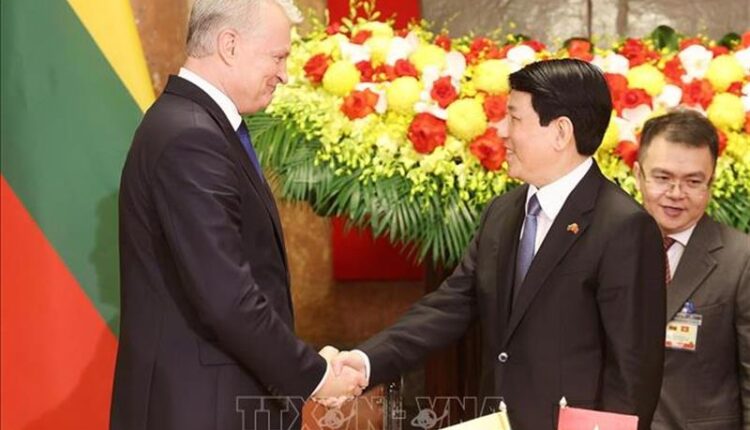 Chu-tich-nuoc-Luong-Cuong-hoi-dam-voi-Tong-thong-Litva-2