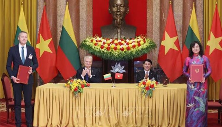 Chu-tich-nuoc-Luong-Cuong-hoi-dam-voi-Tong-thong-Litva-4