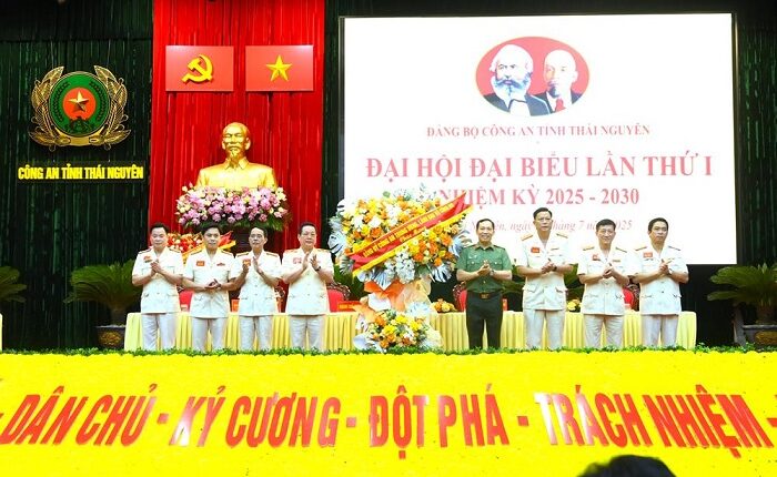 hoan-thanh-xuat-sac-nhiem-vu-bao-dam-an-ninh-trat-tu-phuc-vu-hieu-qua-phat-trien-kinh-te-xa-hoi2