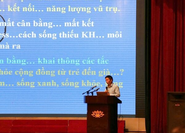 ngay-hoi-suc-khoe-nguoi-cao-tuoi-viet-nam-2025-soi-dong-nhan-van-va-thiet-thuc (8)