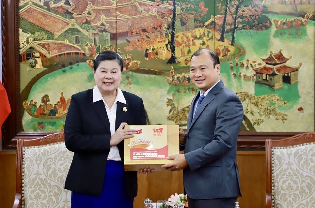 thu-truong-thuong-truc-le-hai-binh-tiep-pho-truong-ban-tuyen-huan-trung-uong-dang-nhan-dan-cach-mang-lao-6